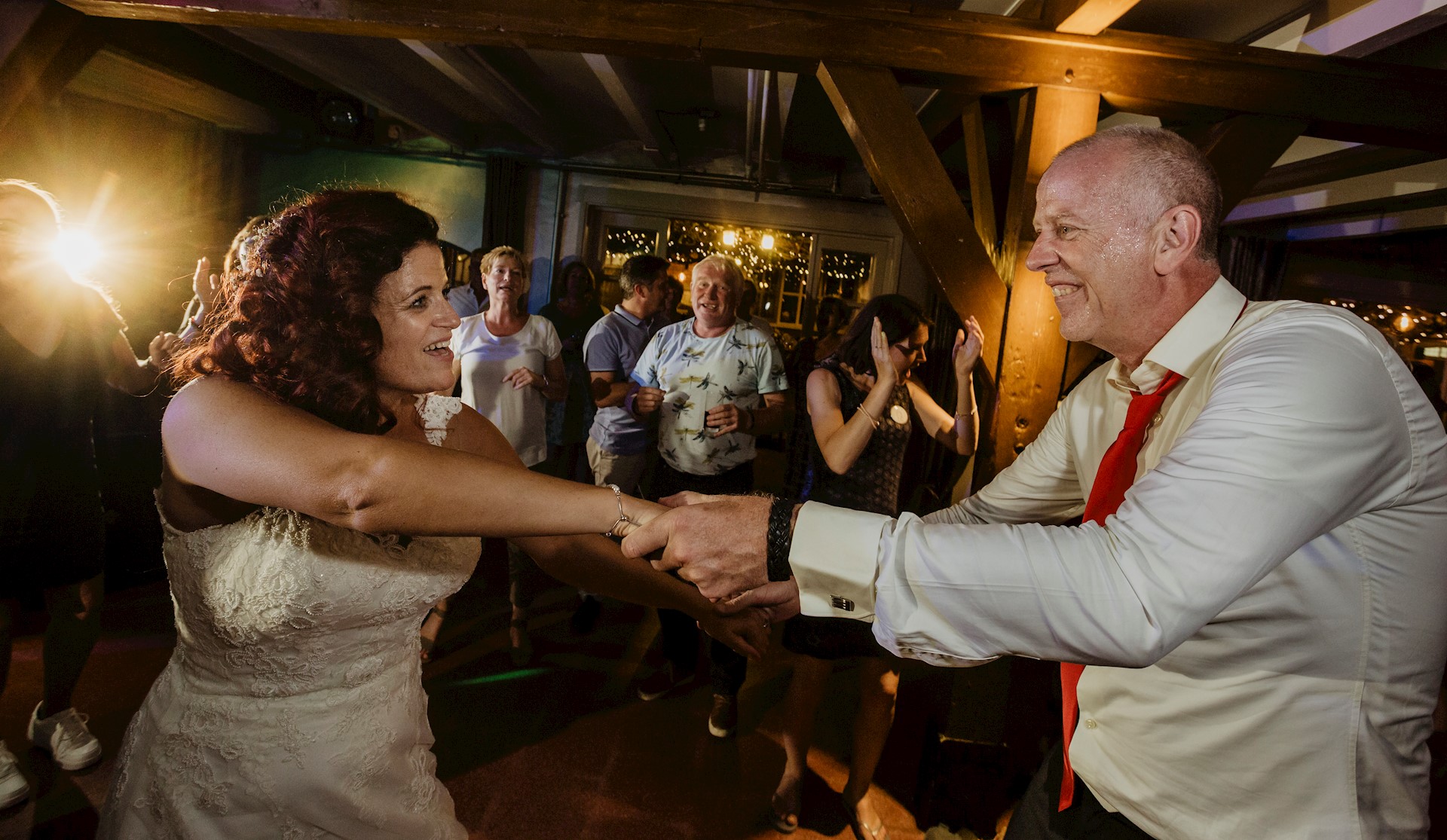 bruidspaar-dj-feest-passie-last-minute-dj-boeken